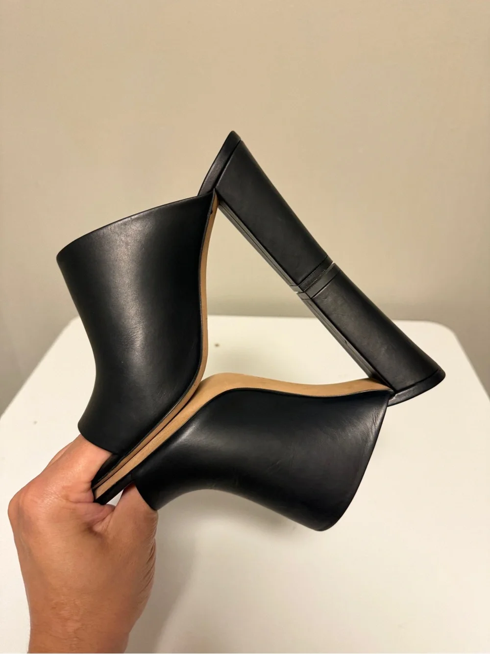 Vince Hanna Black Leather Block Heel Mule Sandals Open Toe Women’s US 8